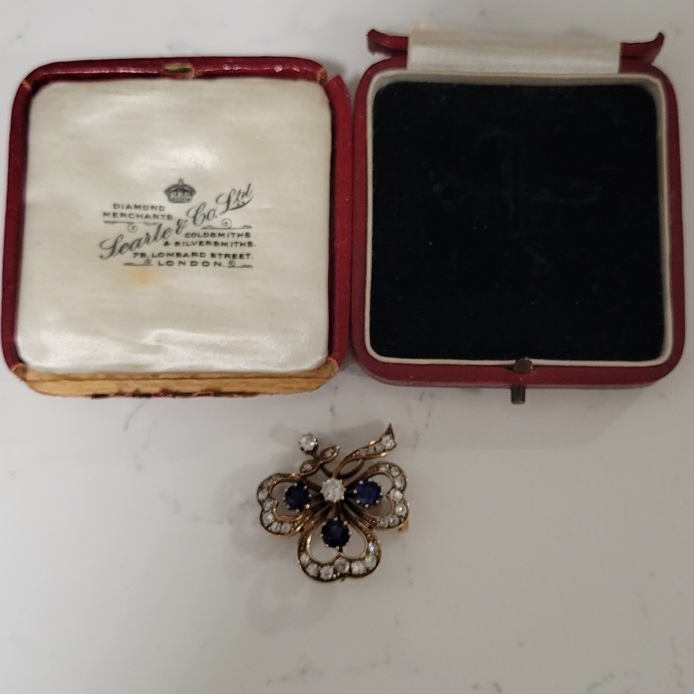 Diamond brooch